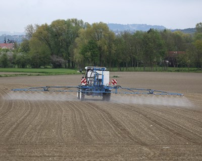 Indústria de pesticidas formou 66 mil agricultores em 5 anos