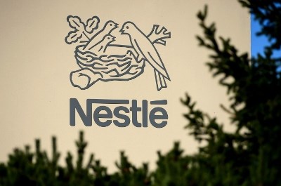Lucros líquidos da Nestlé diminuíram 39% em 2015