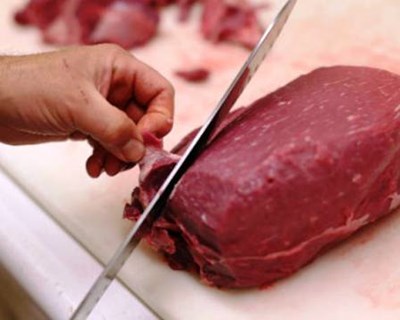 Acordo de comércio livre UE-EUA exclui carne tratada com hormonas