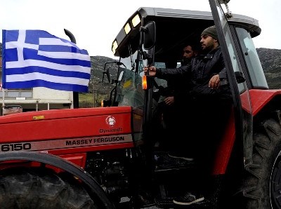 Agricultores gregos regressam aos protestos na Grécia