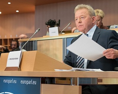 Comissário europeu da Agricultura apela à união do setor