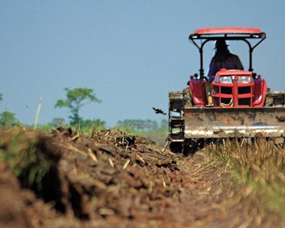Cursos de formação profissional na área da mecanização agrícola e condução de veículos agrícolas