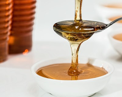 Investigadores querem otimizar o processo de obtenção de mel em pó