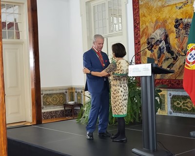 Maria do Céu Antunes atribui Medalha de Honra ao Comendador Manuel dos Santos Gomes