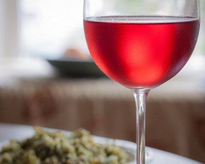 Produção de vinho rosé ronda os 400 mil hectolitros