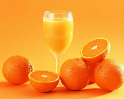 Bruxelas ameaça EUA com taxas sobre sumo de laranja e manteiga de amendoim