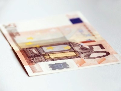 Bruxelas reduz ajudas diretas
