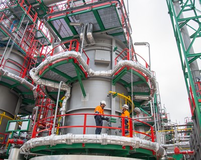 Repsol lança primeira fábrica de combustíveis renováveis na Península Ibérica